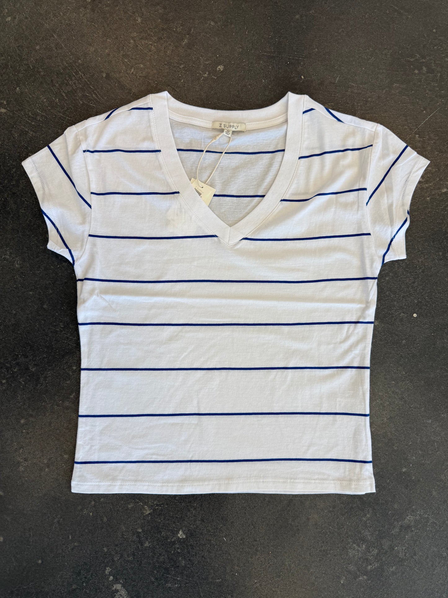 ZS STRIPED MODERN V-NECK TEE