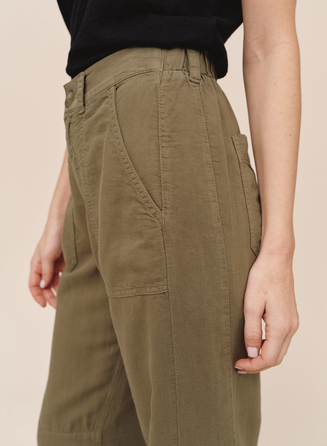 B3638-B71-302 - PORKCHOP DARTED KNEE PANT