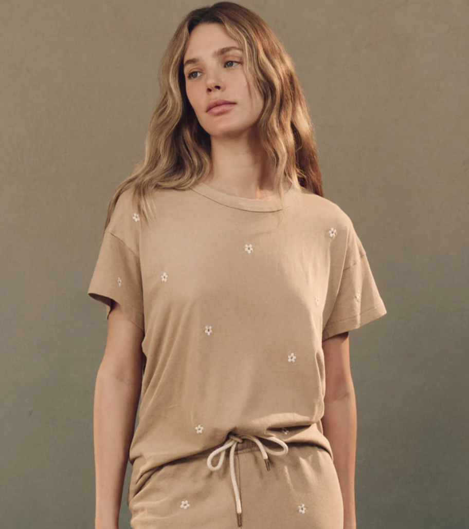 THE BOXY CREW W/DAISY