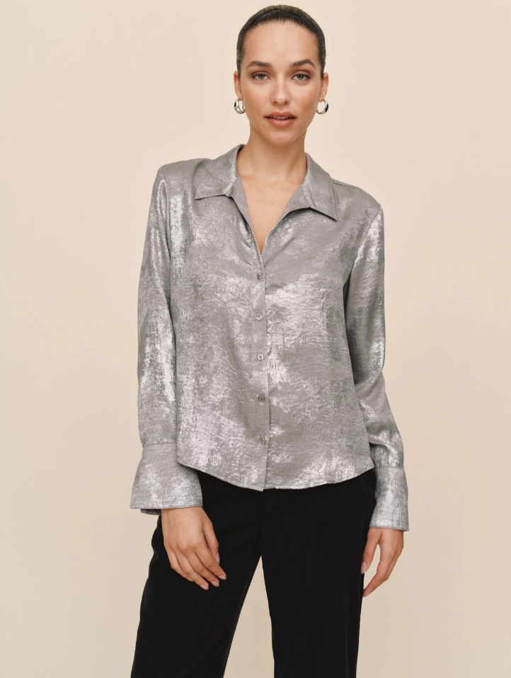 BD FLOWY WIDE COLLAR BUTTON DOWN