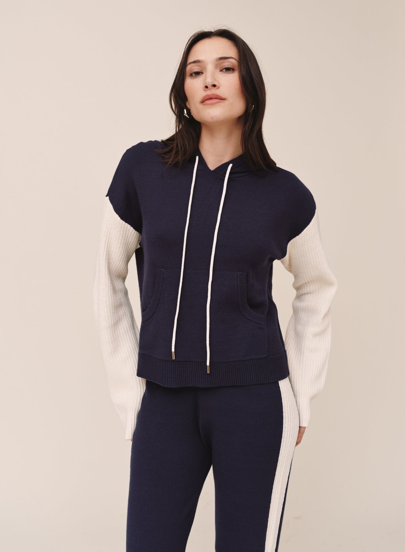 B2230-K81-304 - CONTRAST HOODIE