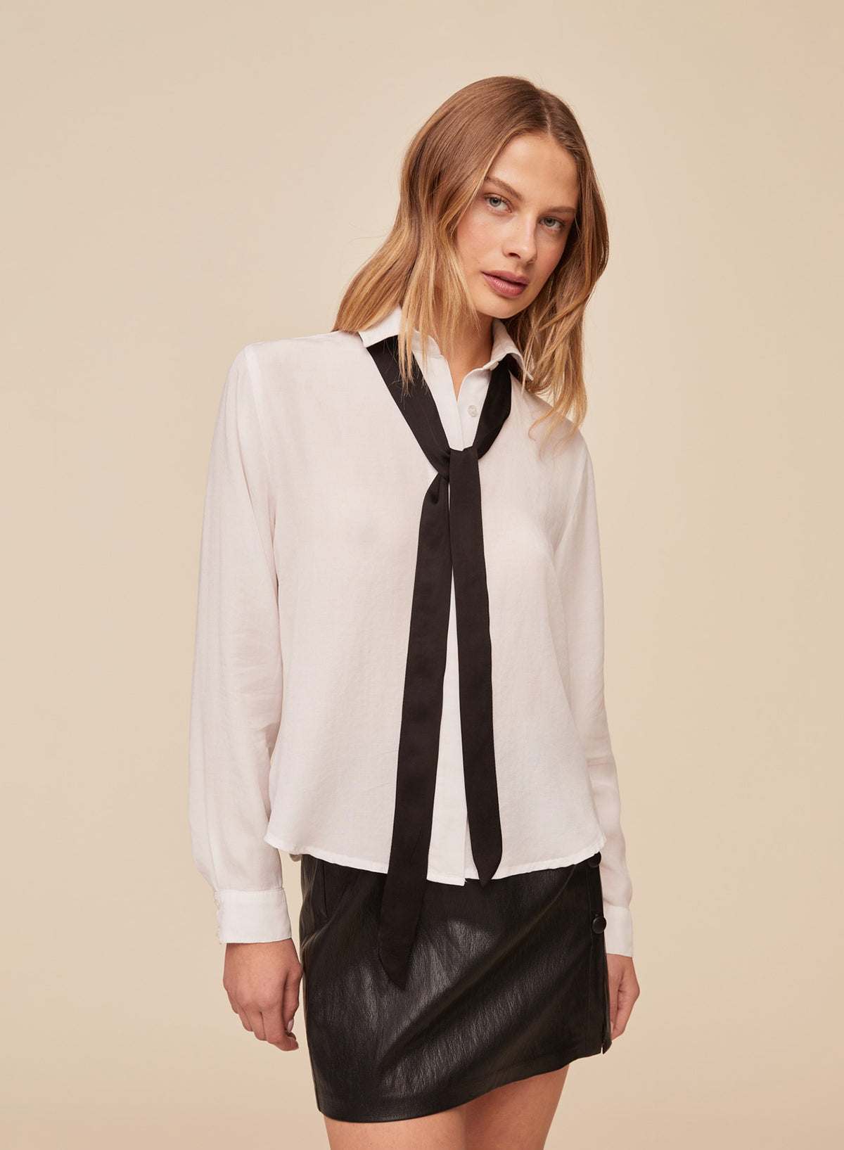 B20322-689-396 - LONG SLEEVE SHIRT WITH NECK TIE
