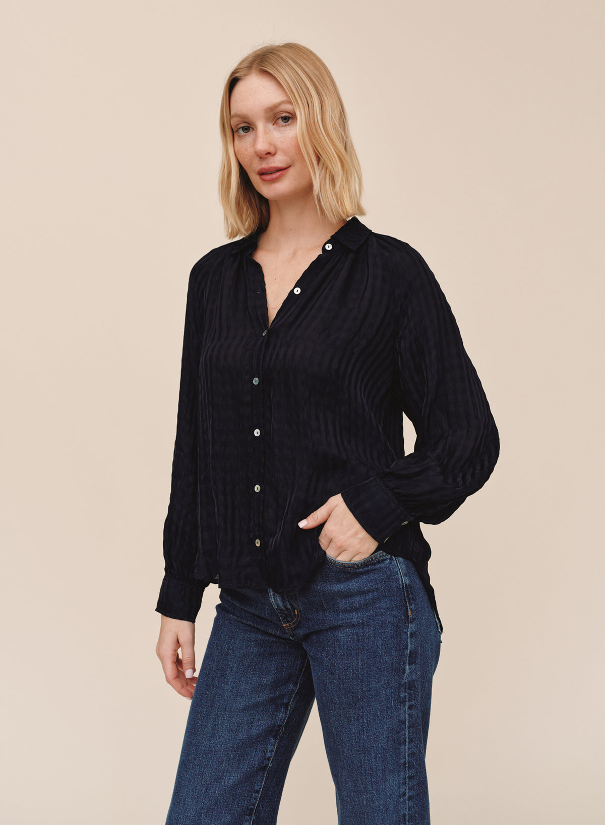 B2402-L65-302 - FLOWY RAGLAN SLEEVE SHIRT