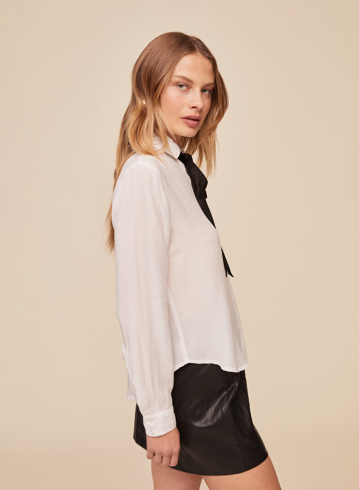 B20322-689-396 - LONG SLEEVE SHIRT WITH NECK TIE