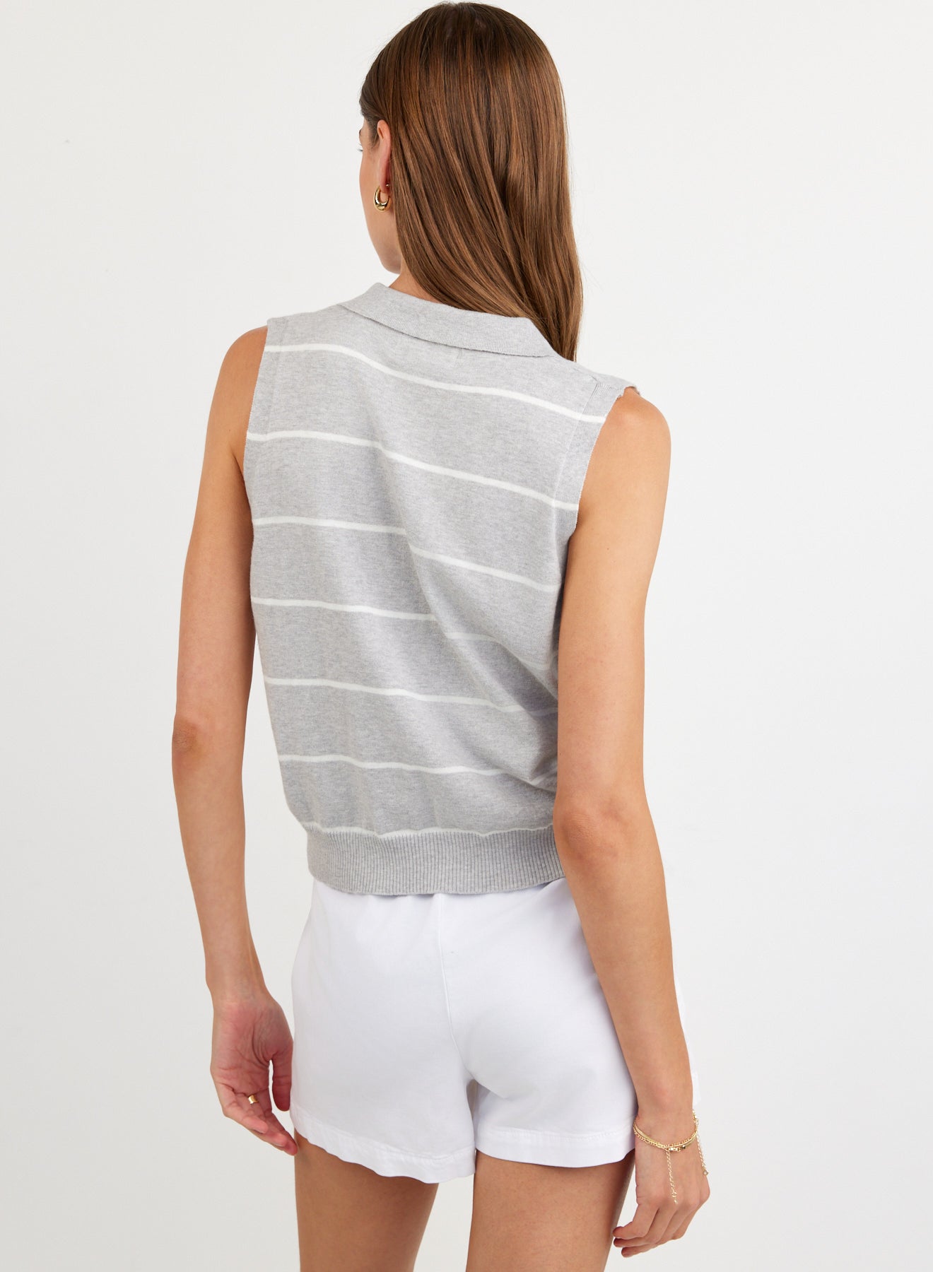 B4906-K62-304 - SLEEVELESS PLACKET PULLOVER