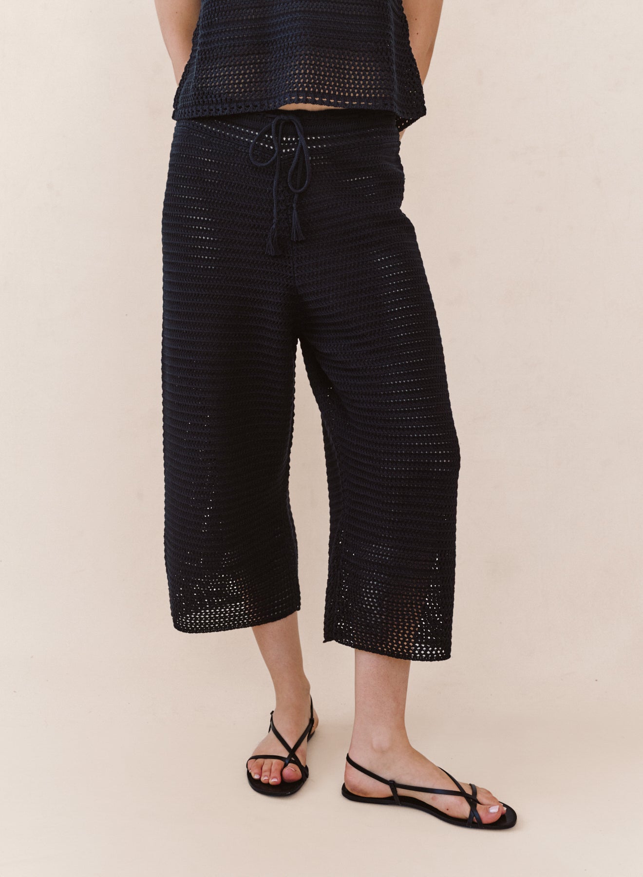B3405-J08-304 - CROP WIDE LEG CROCHET PANT