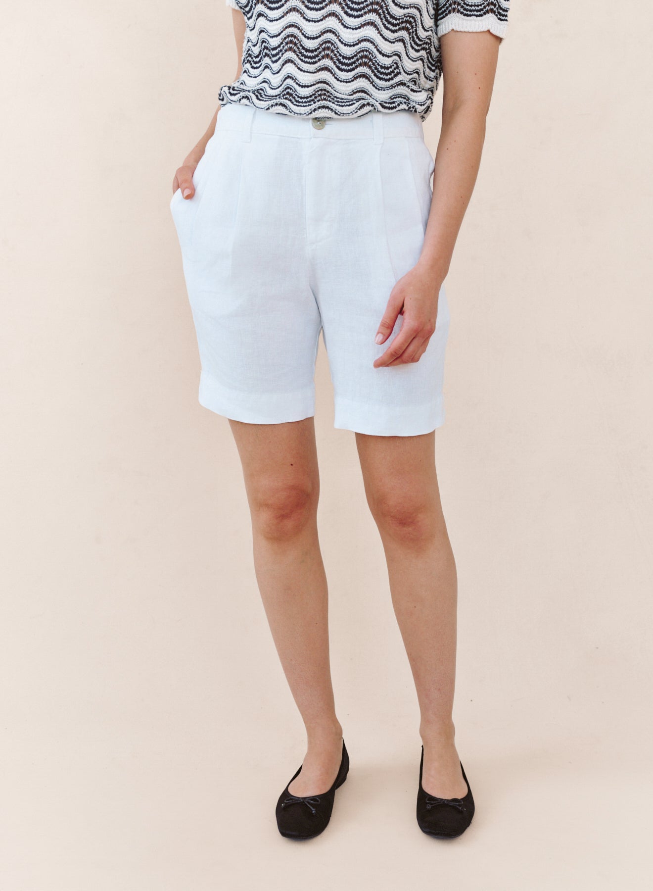 B3481-E97-302 - PLEATED BERMUDA