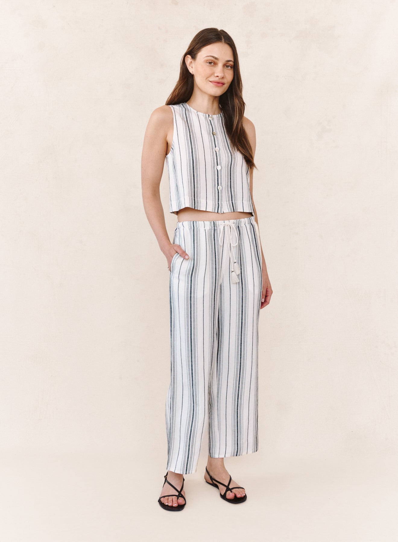 B3431-K49-304 - TASSEL CORD DRAWSTRING CROP