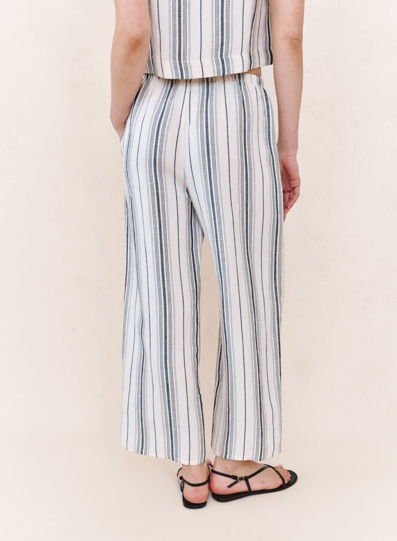 B3431-K49-304 - TASSEL CORD DRAWSTRING CROP