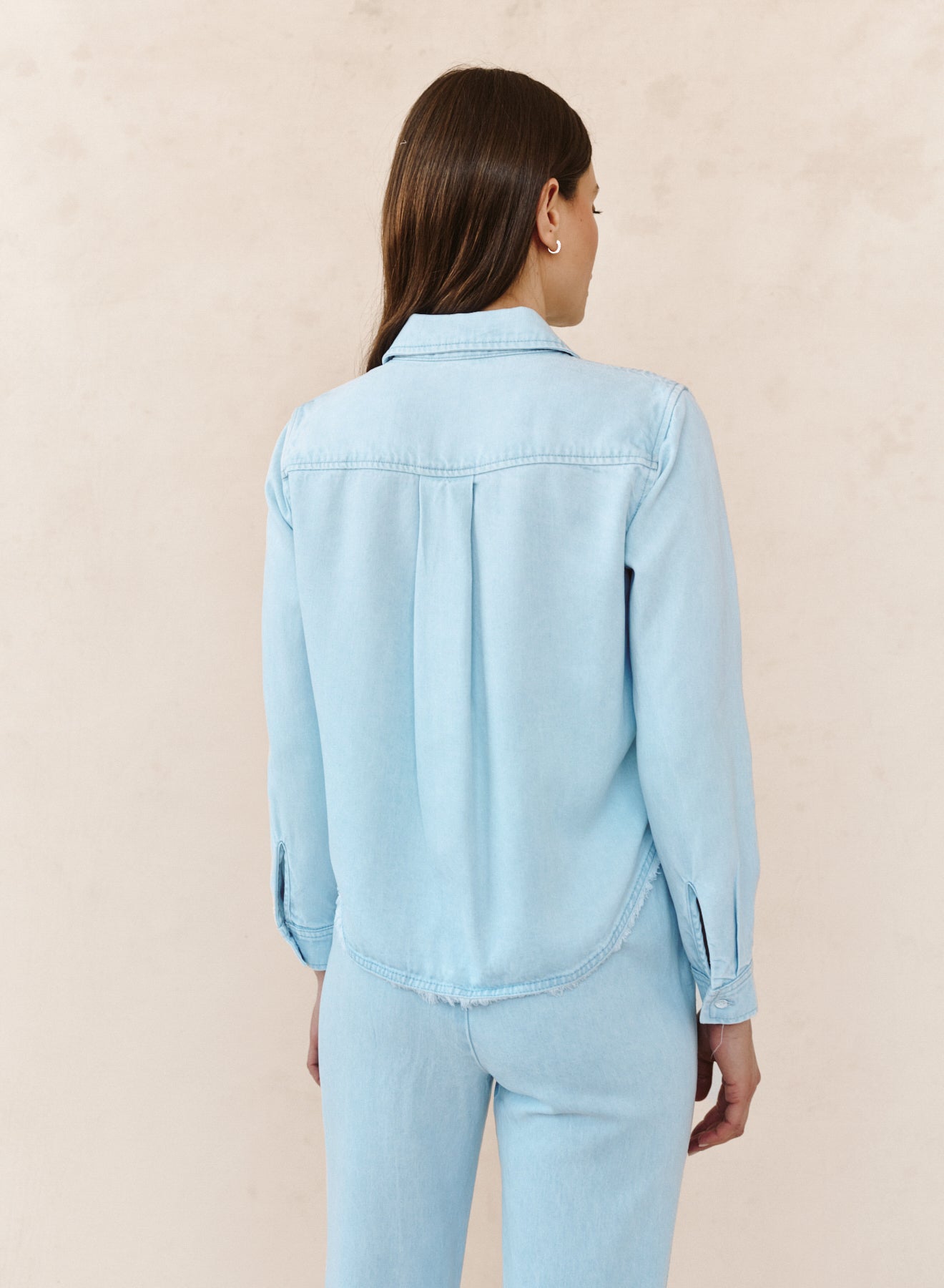 B2053-F85-616 - TWO POCKET FRAY HEM SHIRT