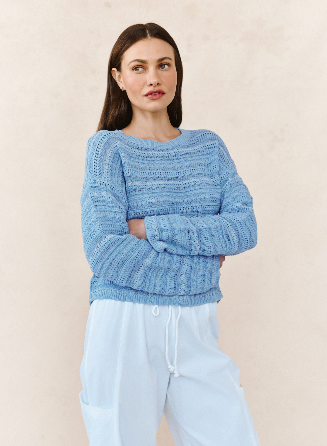 B2667-K90-304 - TEXTURED CREW NECK SWEATER