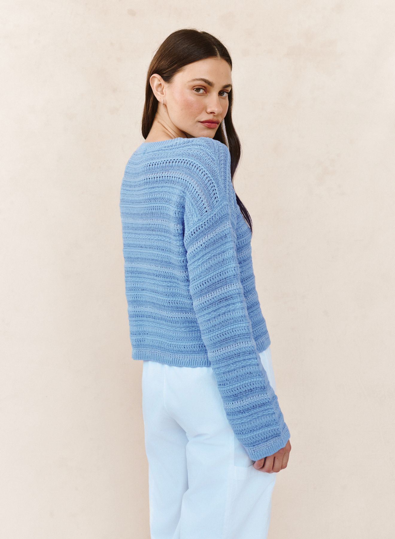 B2667-K90-304 - TEXTURED CREW NECK SWEATER