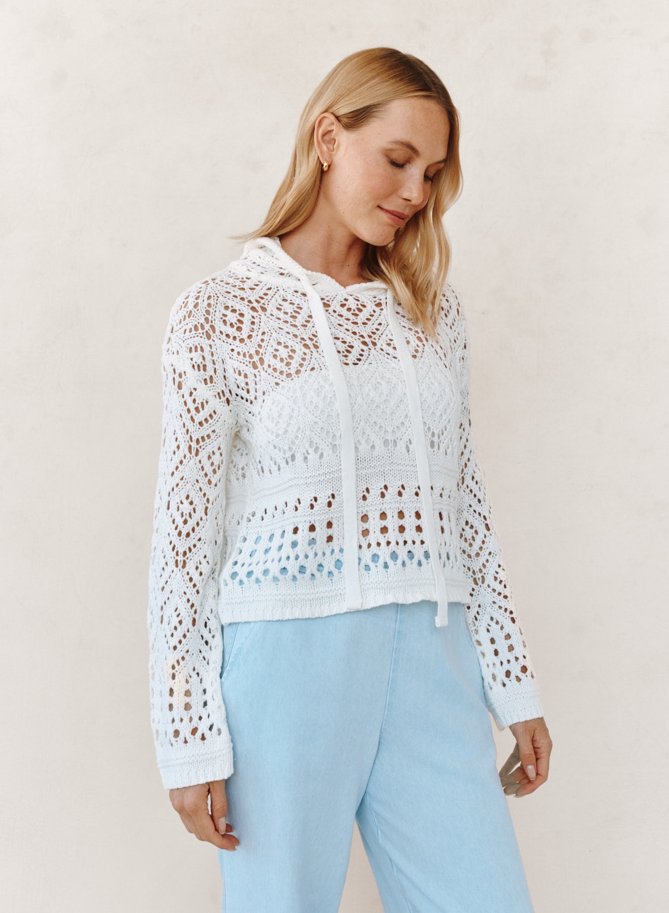 B2743-K91-304 - CROCHET HOODIE