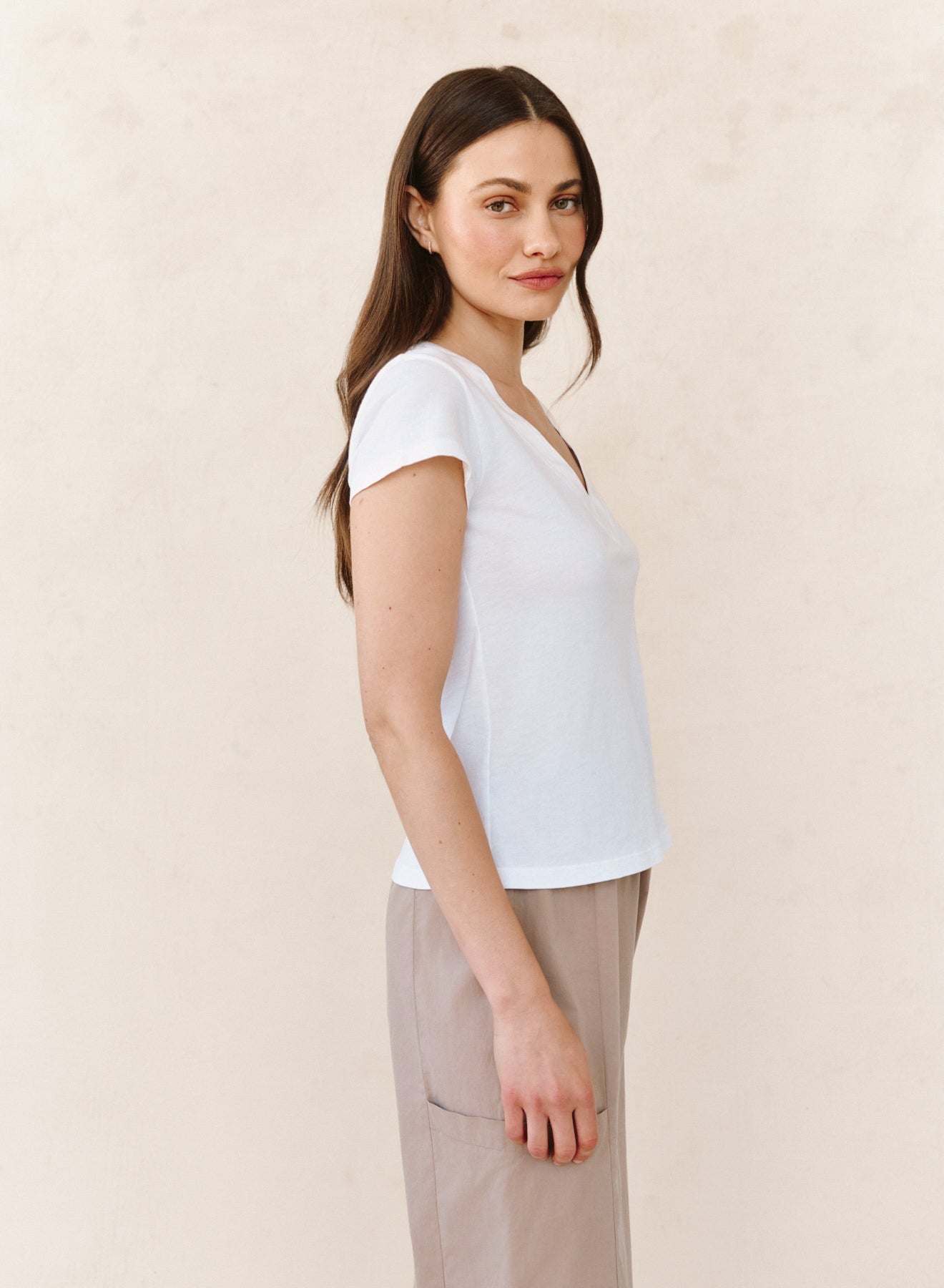 B2878-D90-302 - MIXED V-NECK TEE