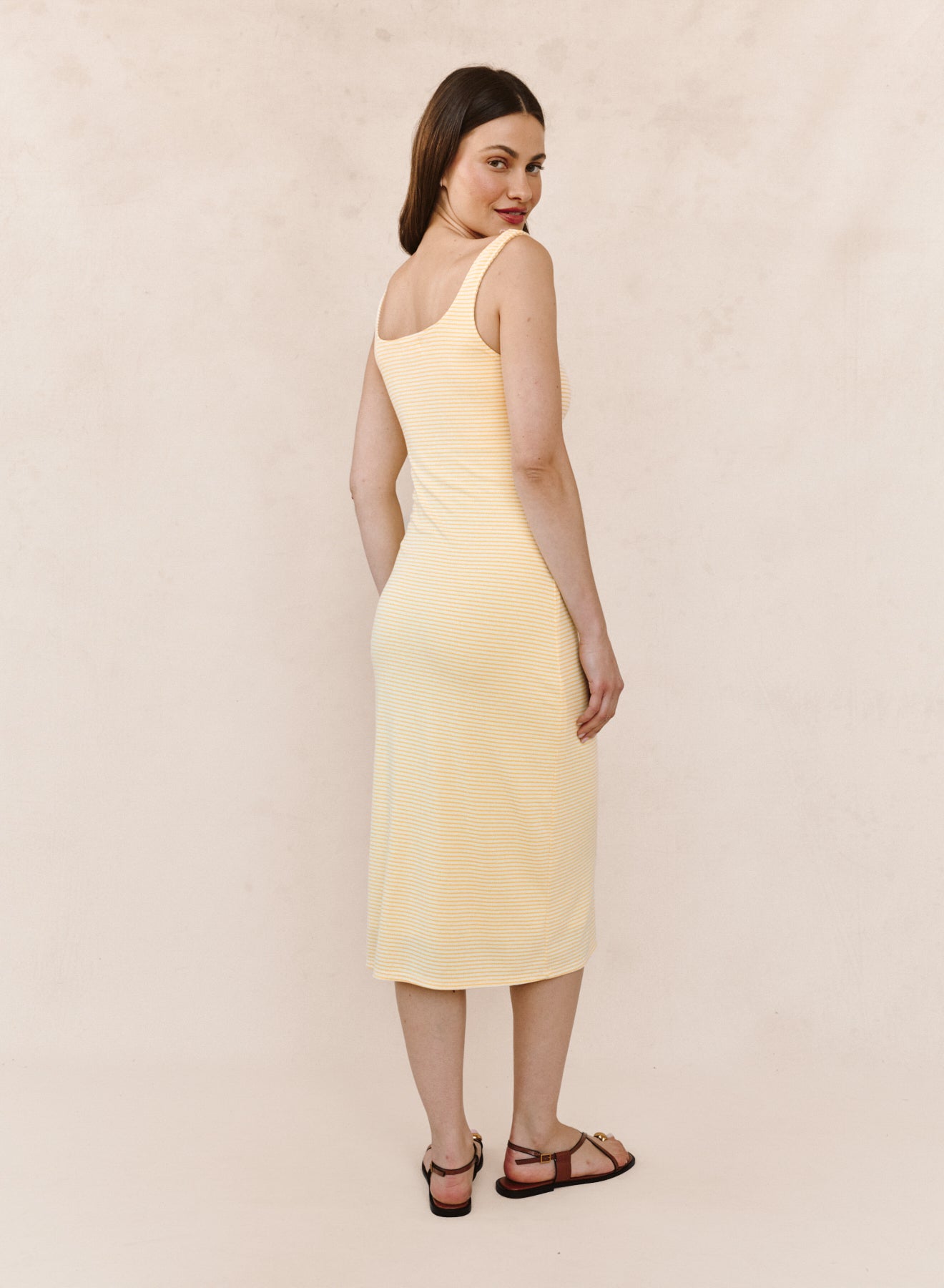 B6595-K69-304 - SQUARE NECK FITTED MIDI DRESS