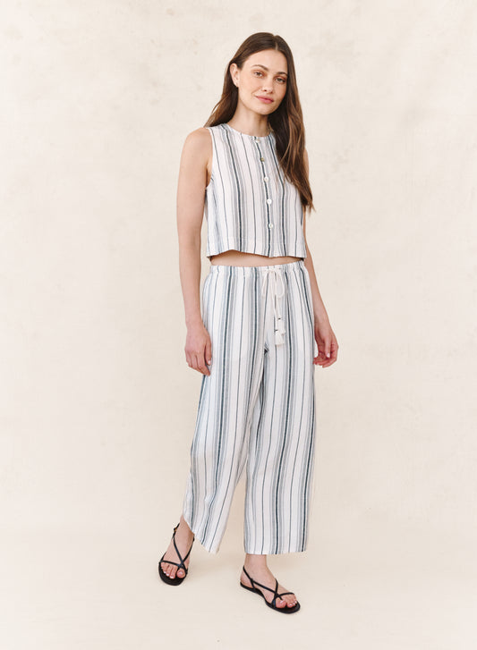 B2397-K49-304 - SLEEVELESS BUTTON FRONT TOP