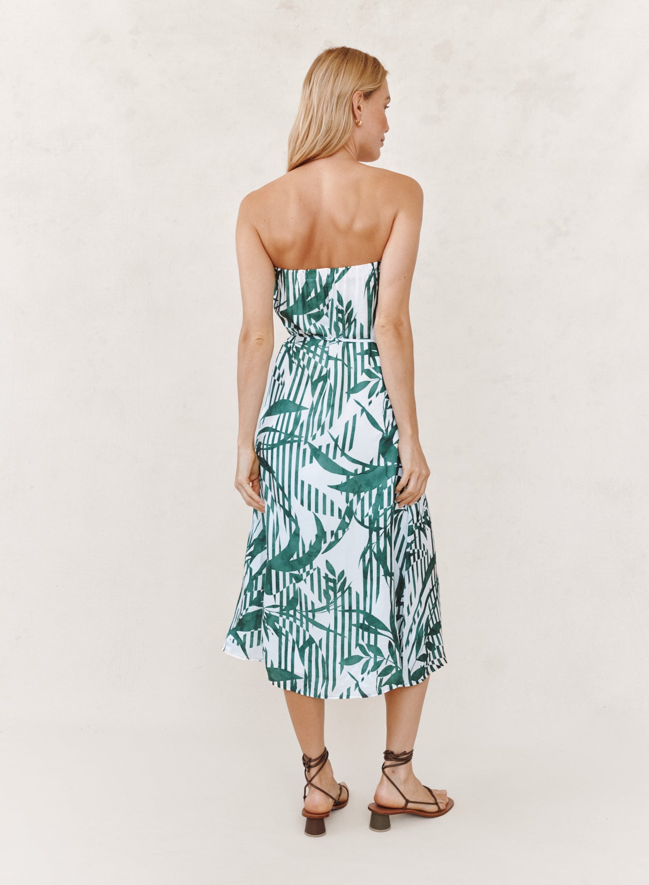 B6612-K59-304 - FLOWY STRAPLESS MIDI DRESS