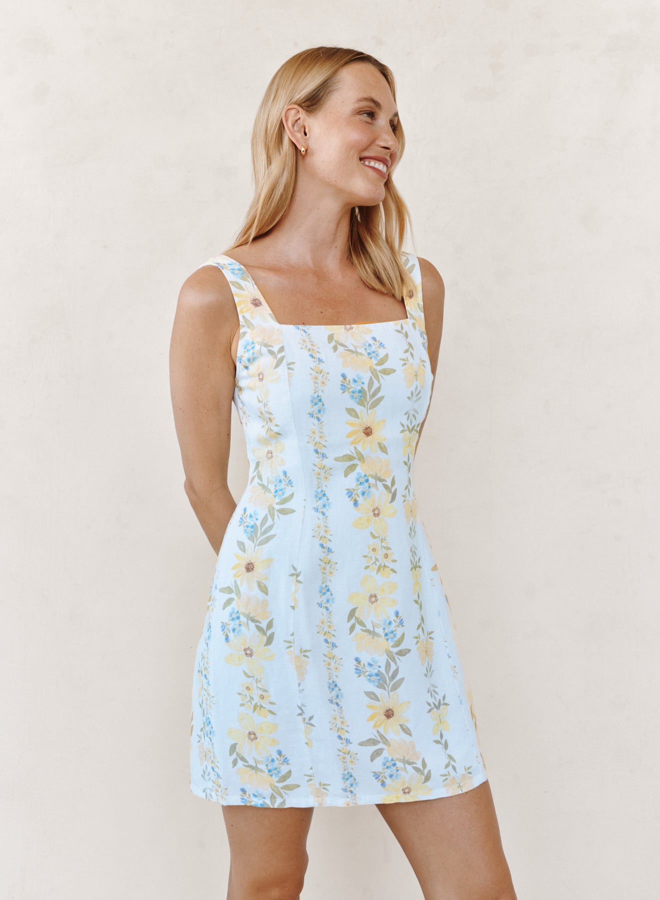 B6581-K70-304 - FITTED SMOCKED BACK MINI DRESS