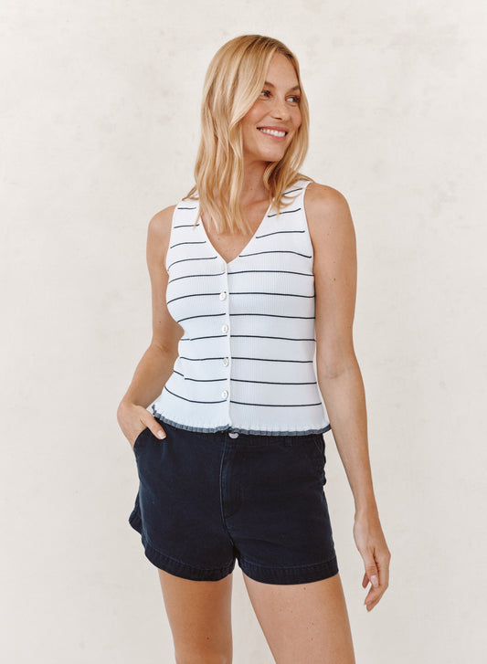 B20256-K95-304 - RUFFLE HEM KNITTED VEST