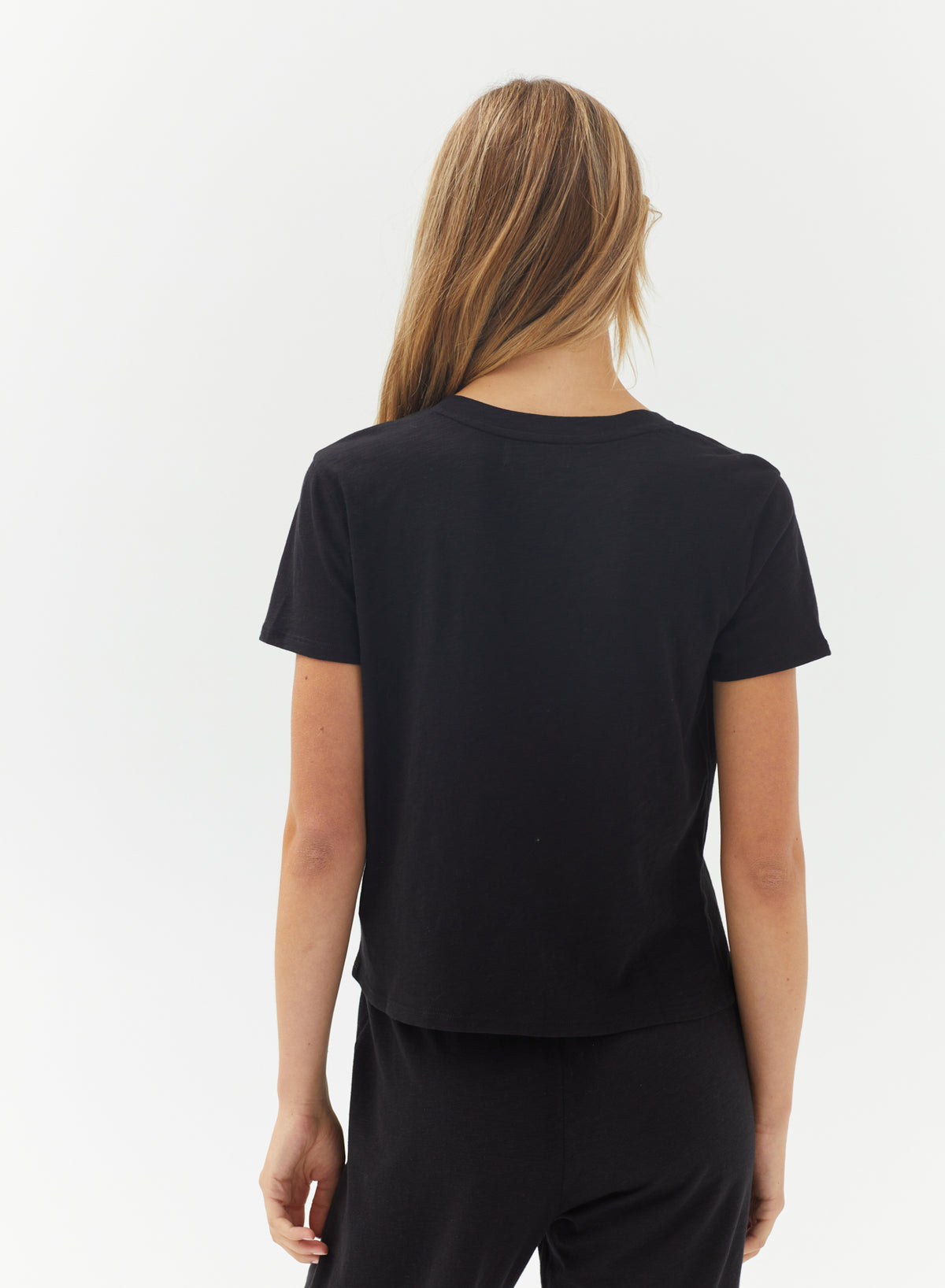 B2797-G28-302 - V-NECK TEE