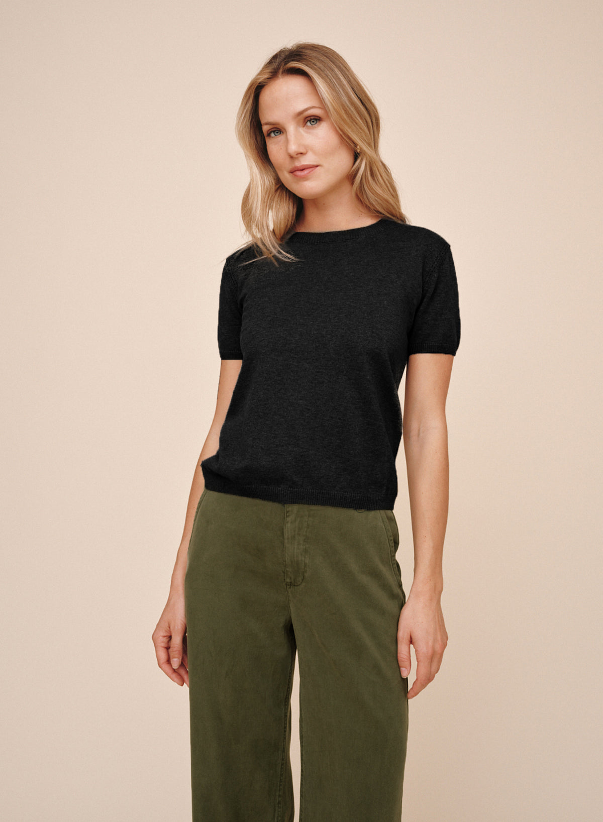 B4768-J54-304 - SHORT SLEEVE CREW NECK KNIT TOP