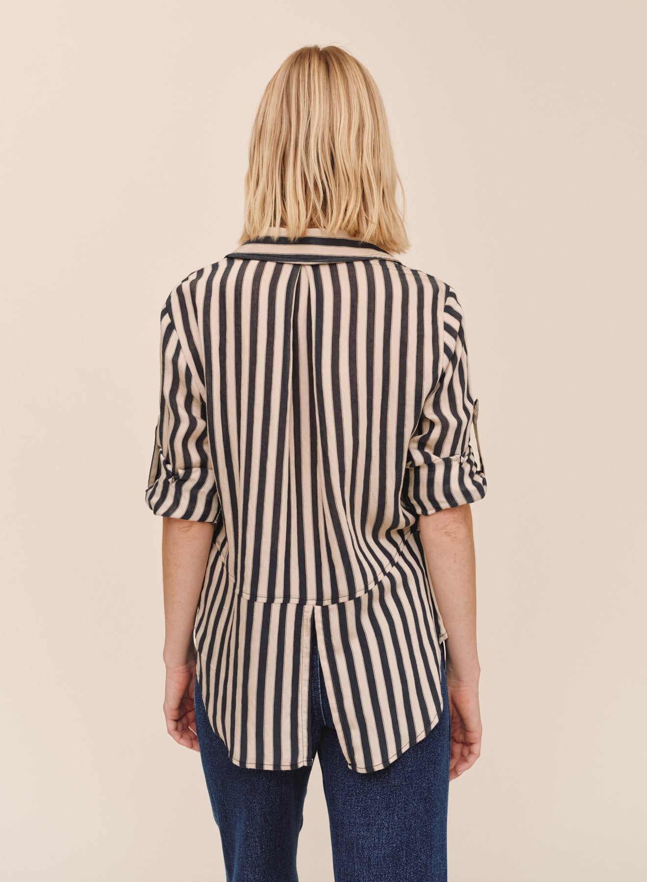 B4176-L55-304 - SPLIT BACK BUTTON DOWN