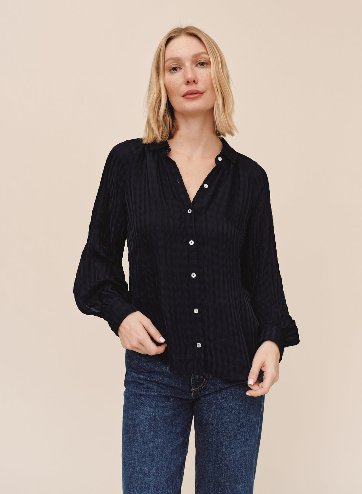 B2402-L65-302 - FLOWY RAGLAN SLEEVE SHIRT