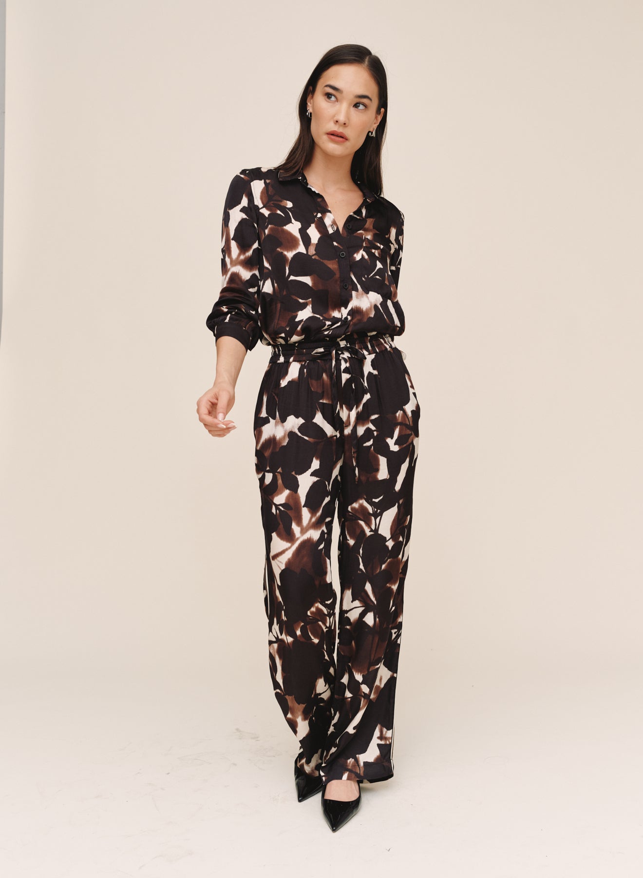B3717-L48-304 - DRESSED UP TRACK PANT WITH STRIPE