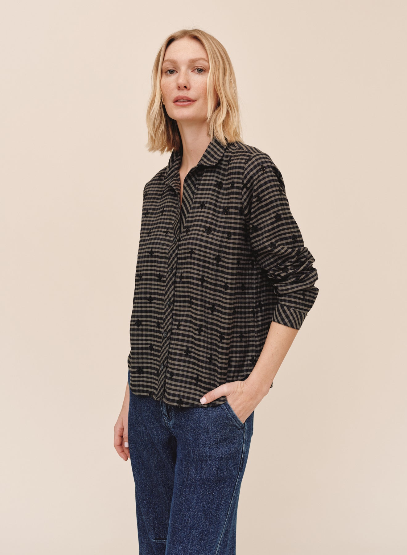 B20276-L77-304 - LONG SLEEVE CLEAN BUTTON DOWN SHIRT