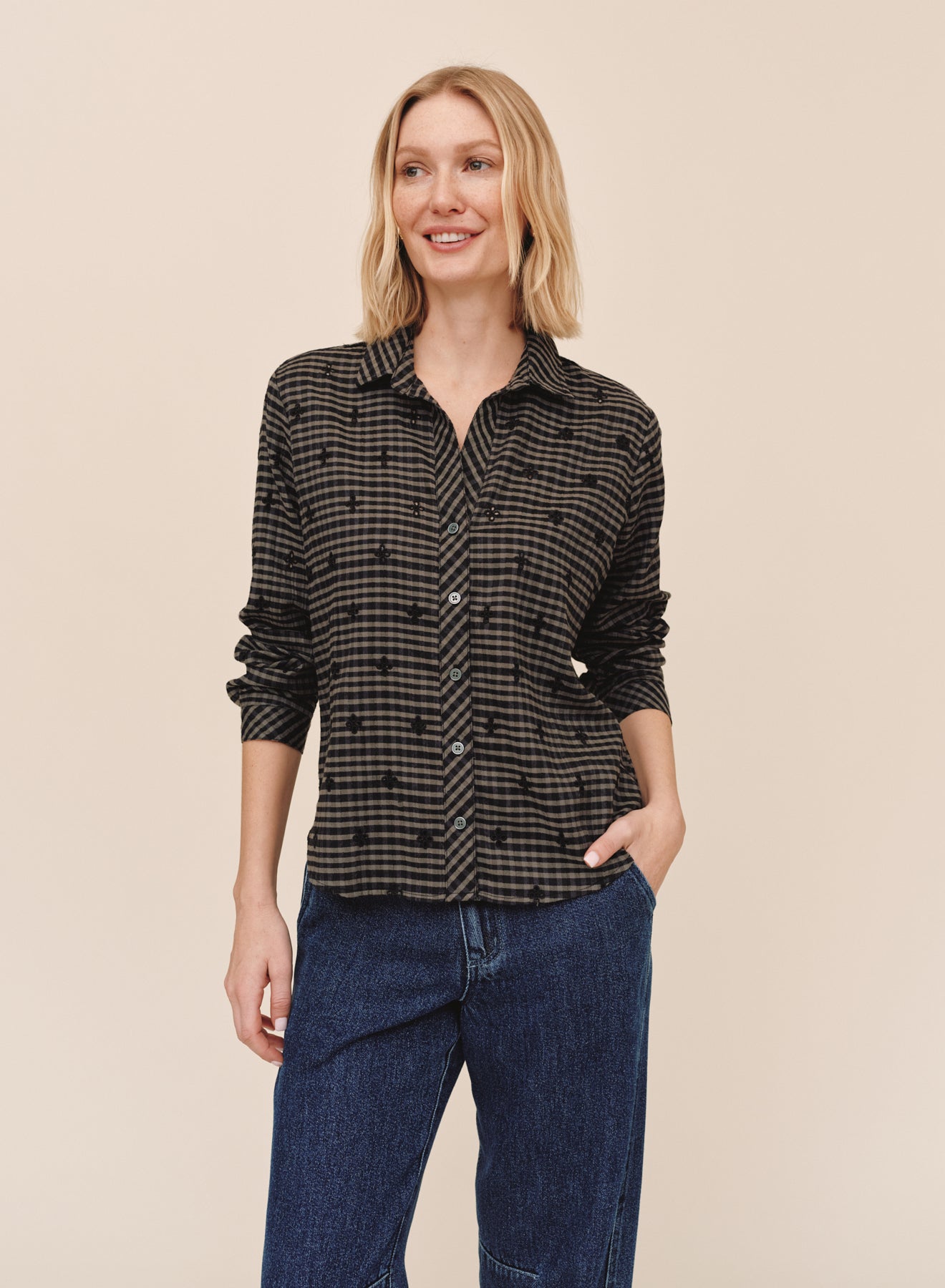 B20276-L77-304 - LONG SLEEVE CLEAN BUTTON DOWN SHIRT