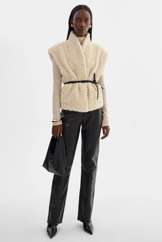 DUA Reversible Sherpa Vest