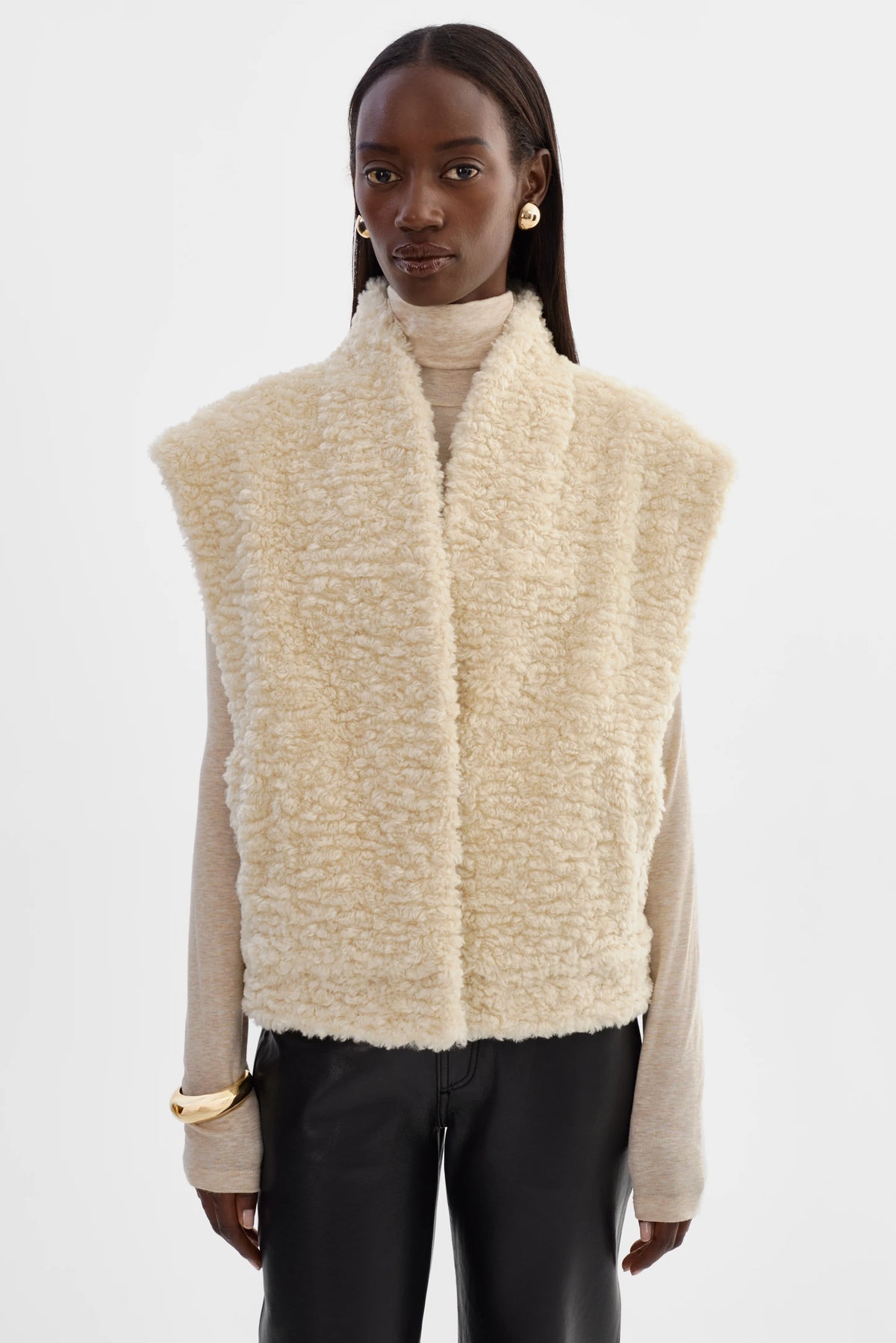 DUA Reversible Sherpa Vest