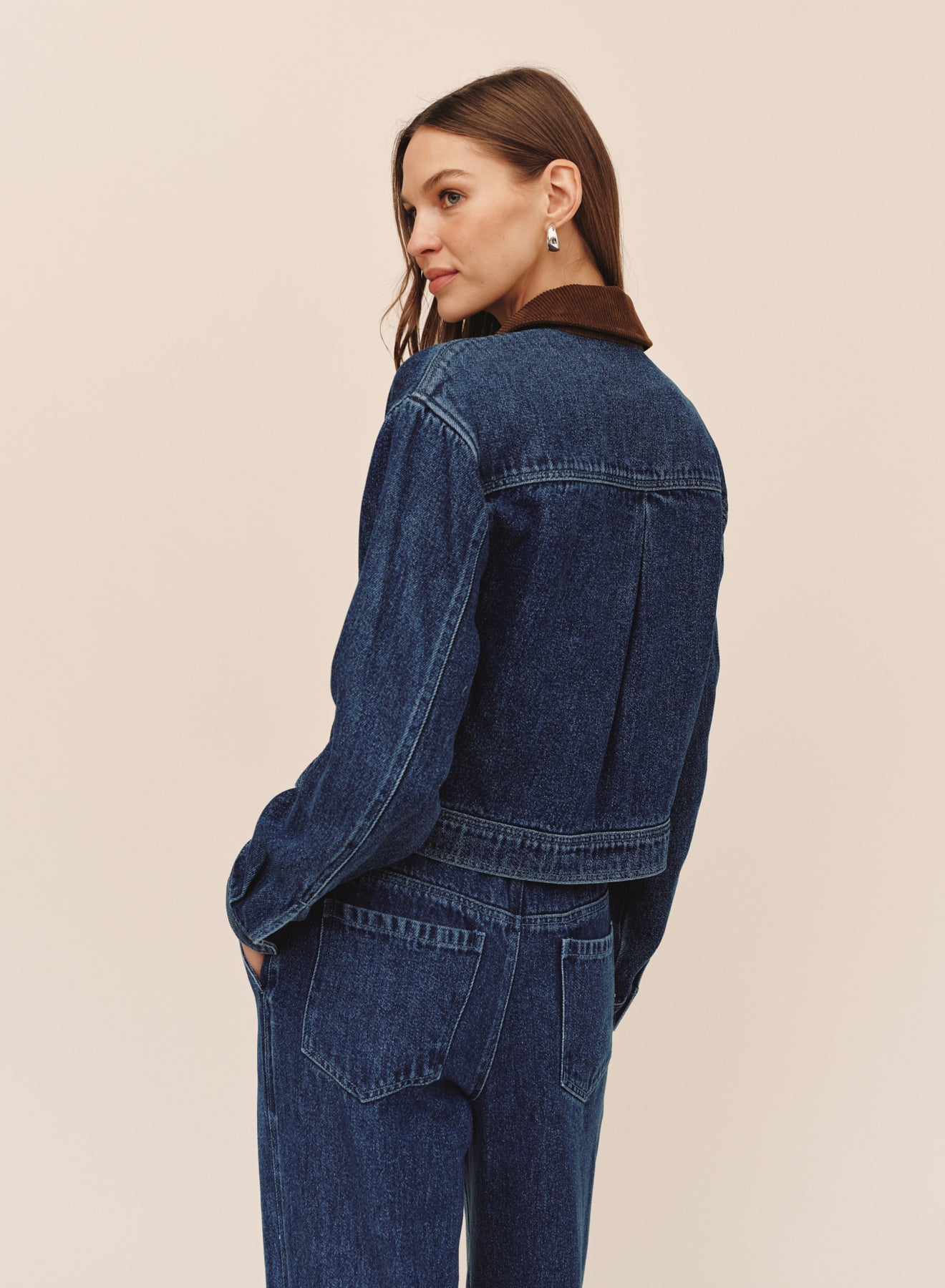 B20136-L67-005 - CROP ZIP UP BARN JACKET