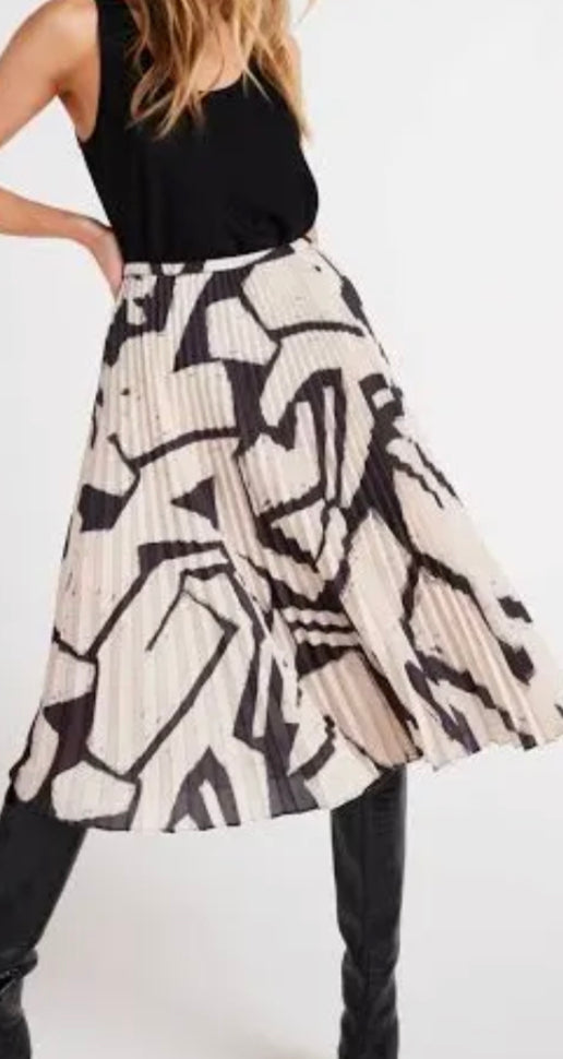 BD KNIFE PLEAT MIDI SKIRT