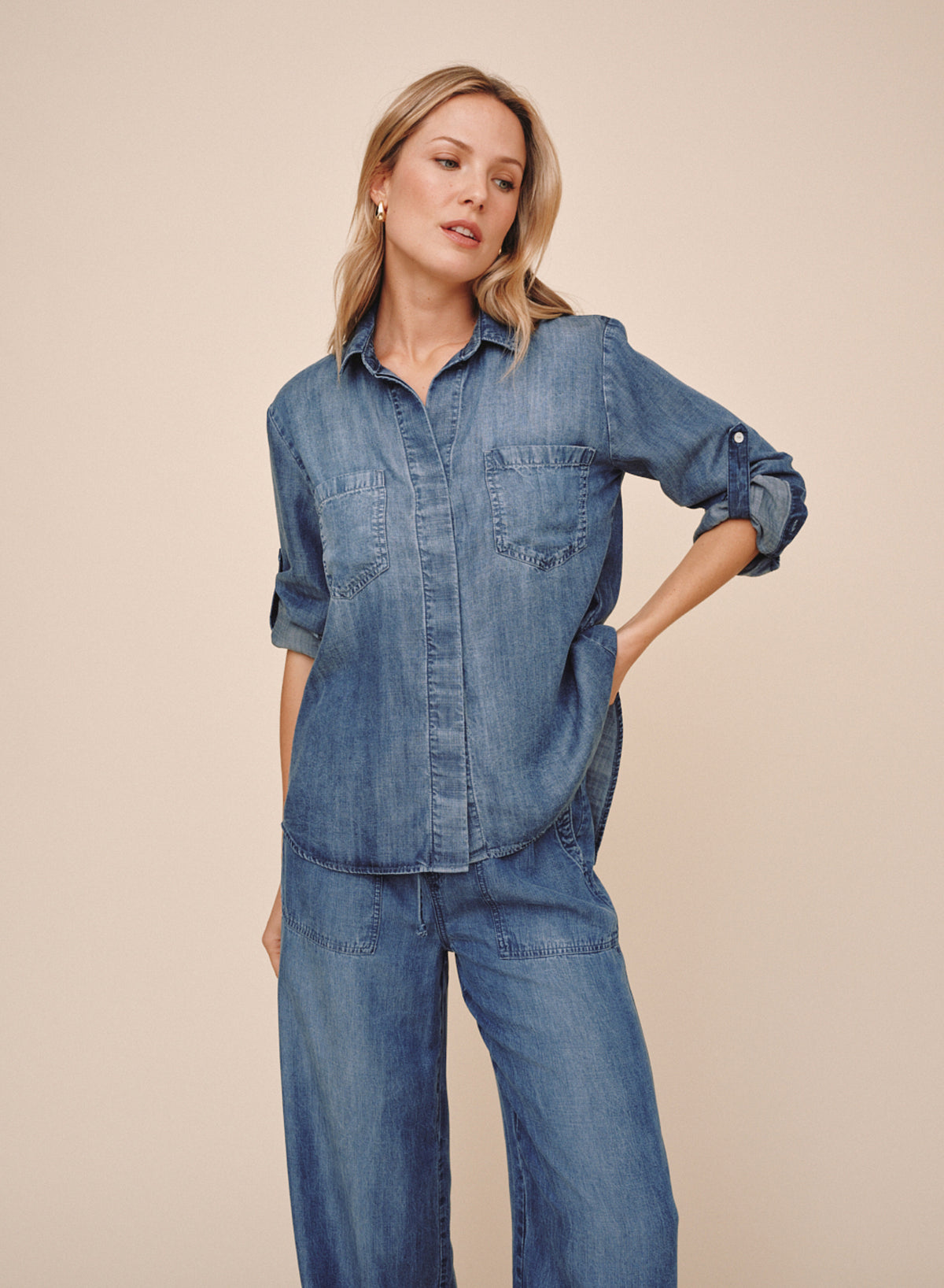 B2631-549-603 - SPLIT BACK BUTTON DOWN