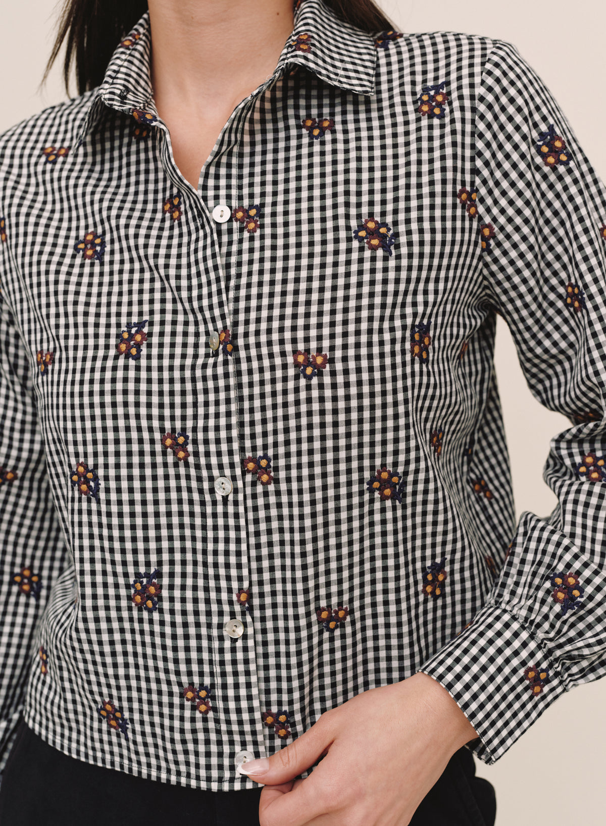 B20251-L82-304 - LONG SLEEVE CROP BUTTON DOWN