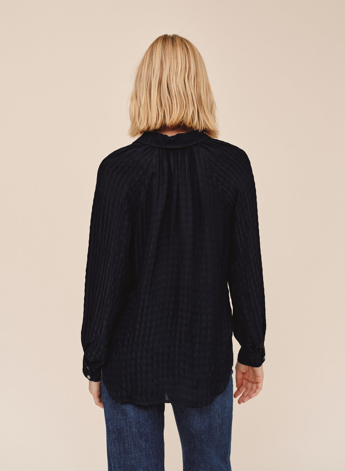 B2402-L65-302 - FLOWY RAGLAN SLEEVE SHIRT