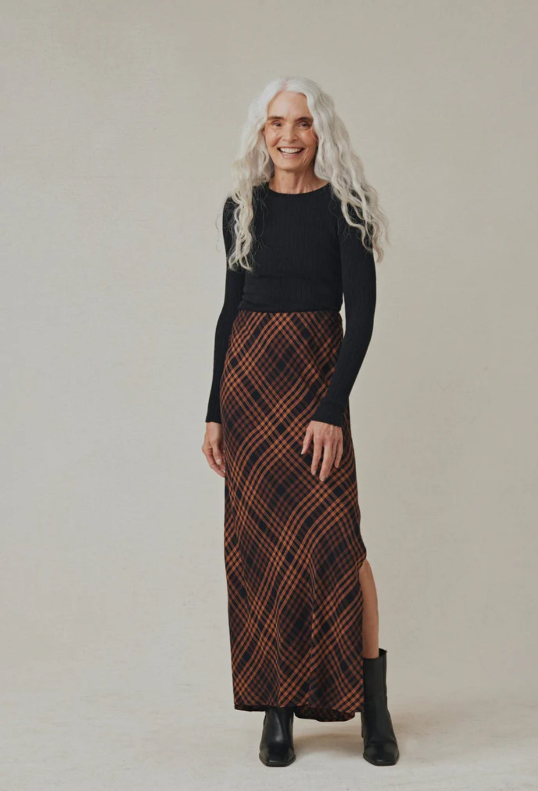 BD SIDE SLIT BIAS MAXI SKIRT