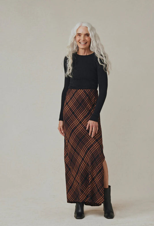 BD SIDE SLIT BIAS MAXI SKIRT