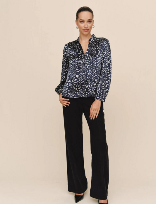 BD L/S SHIRRED SHOULDER BUTTON DOWN