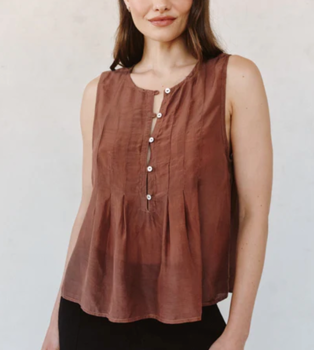 SLEEVELESS PINTUCK