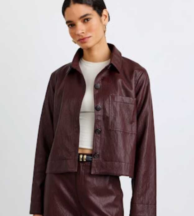 BD CROP POCKET BUTTON DOWN
