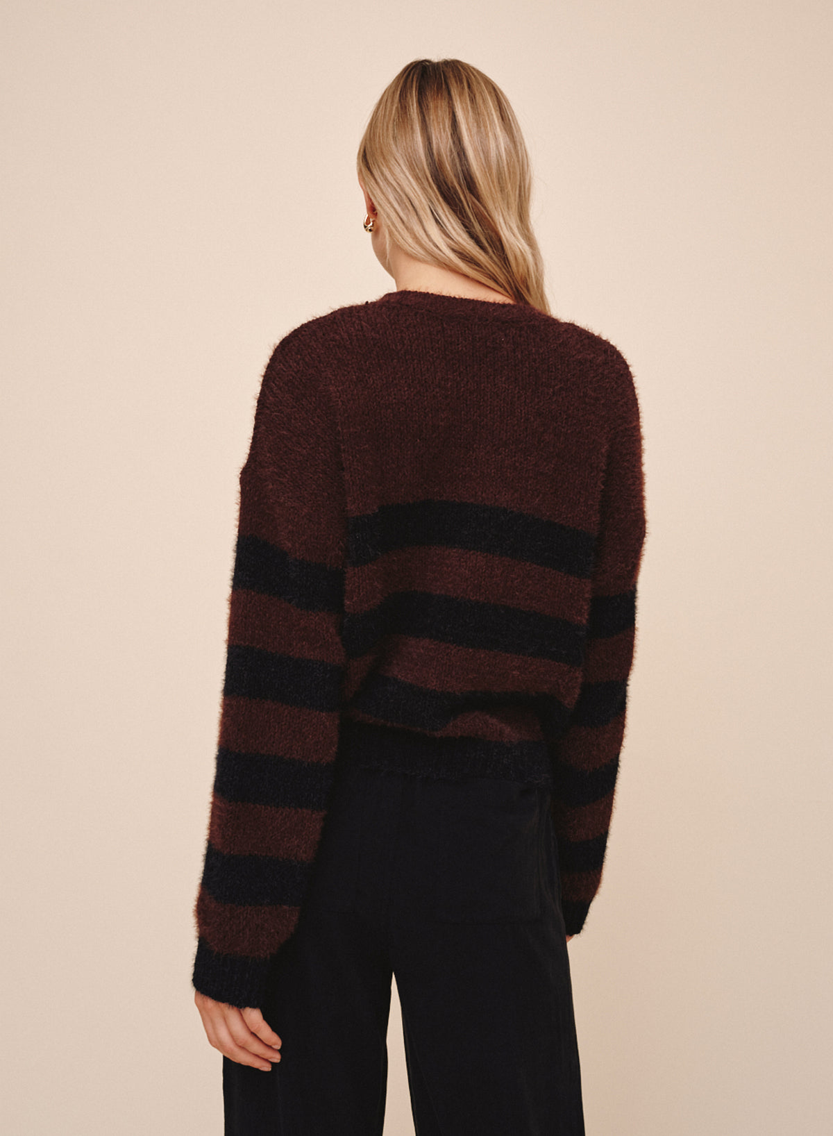 B2001-L40-300 - DROP SHOULDER SWEATER