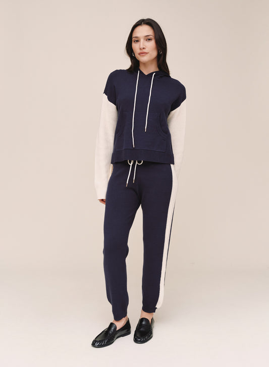 B3390-K81-304 - CONTRAST STRIPE KNIT JOGGER