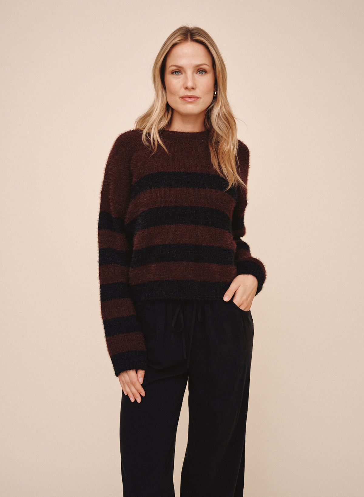 B2001-L40-300 - DROP SHOULDER SWEATER
