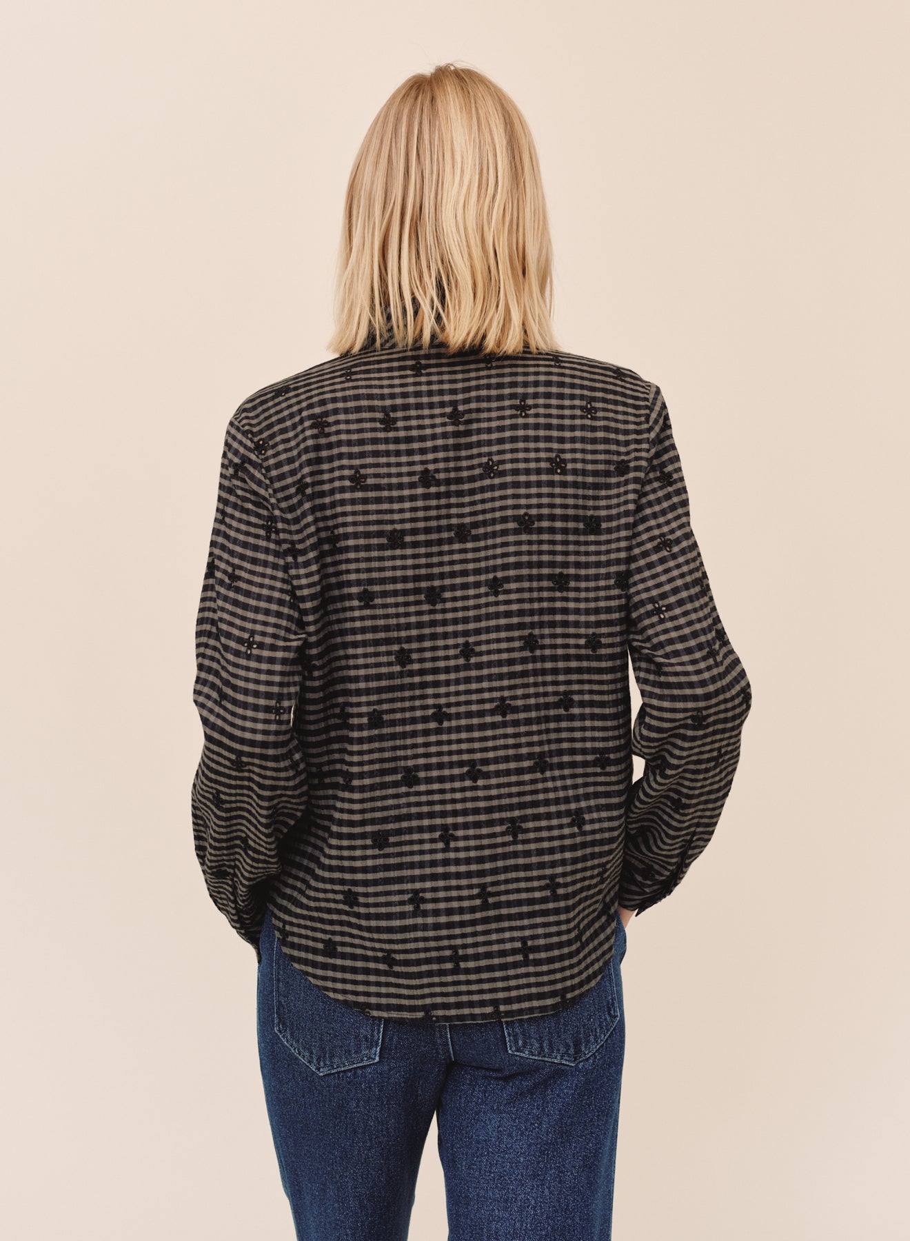 B20276-L77-304 - LONG SLEEVE CLEAN BUTTON DOWN SHIRT