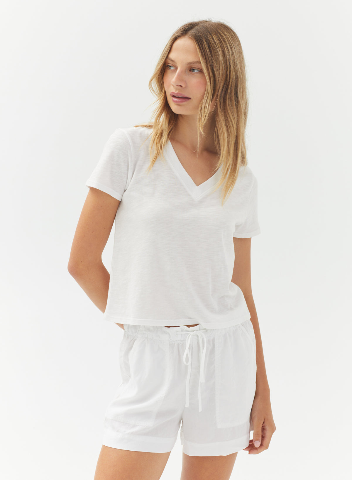 B2797-G28-302 - V-NECK TEE