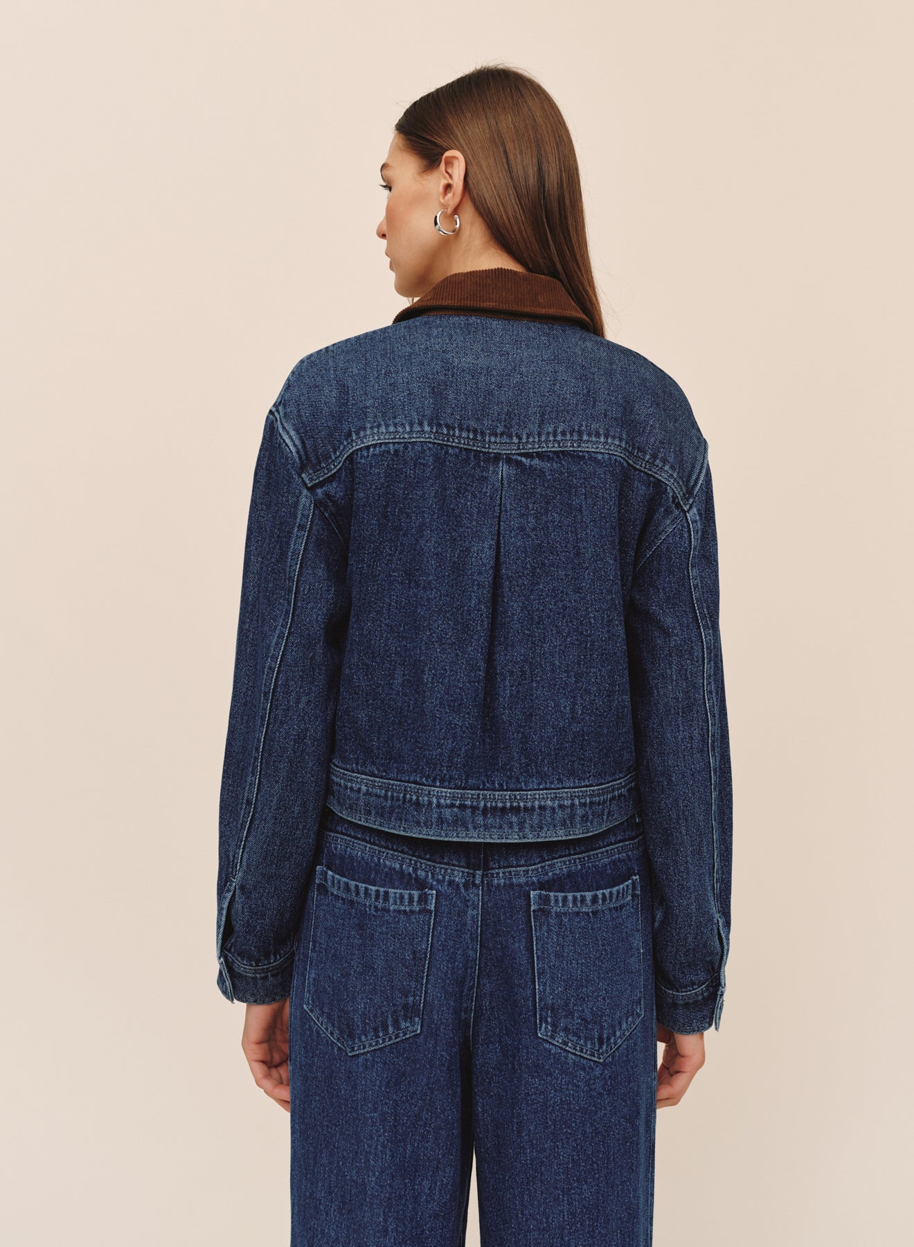 B20136-L67-005 - CROP ZIP UP BARN JACKET