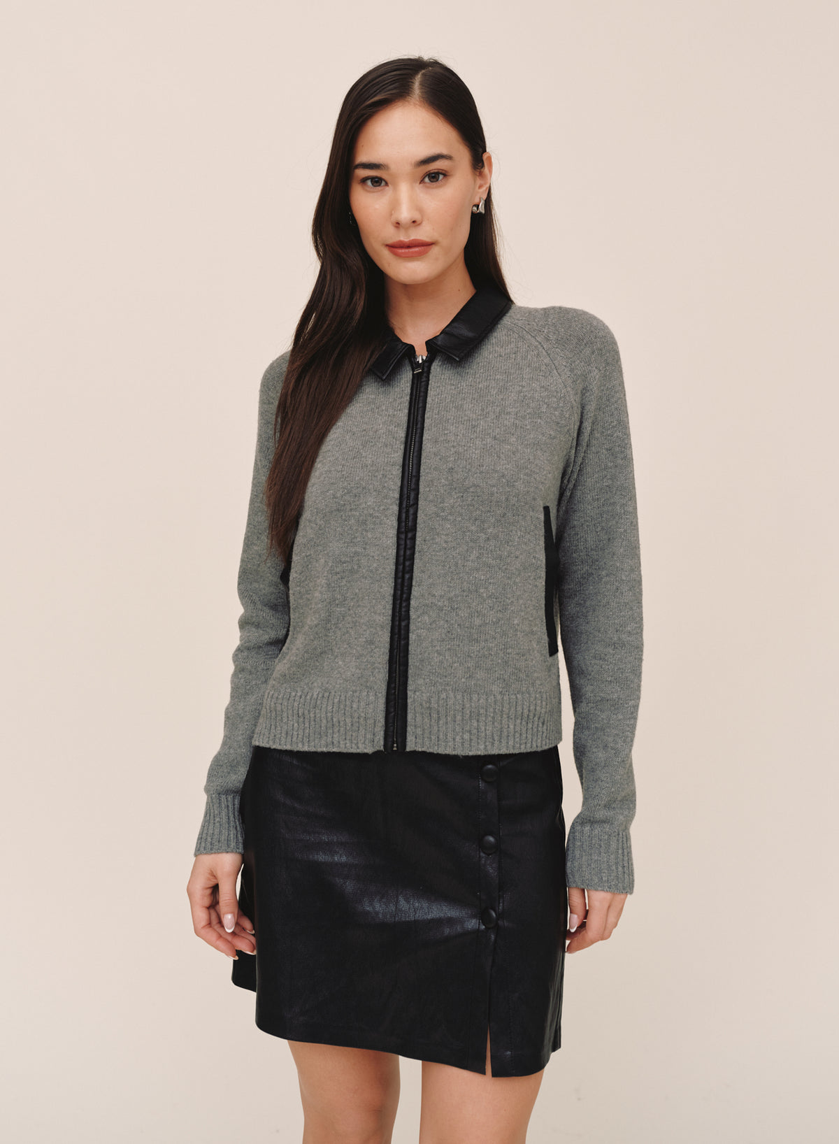 B20272-M36-300 - CONTRAST ZIP SWEATER