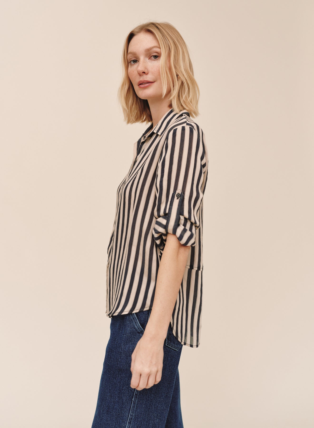 B4176-L55-304 - SPLIT BACK BUTTON DOWN